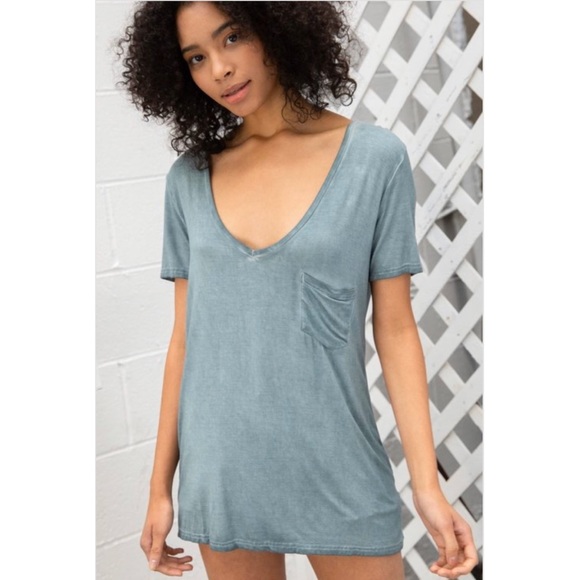 Acid Washed Modal V Neck Pocket Tee - Picture 2 of 4